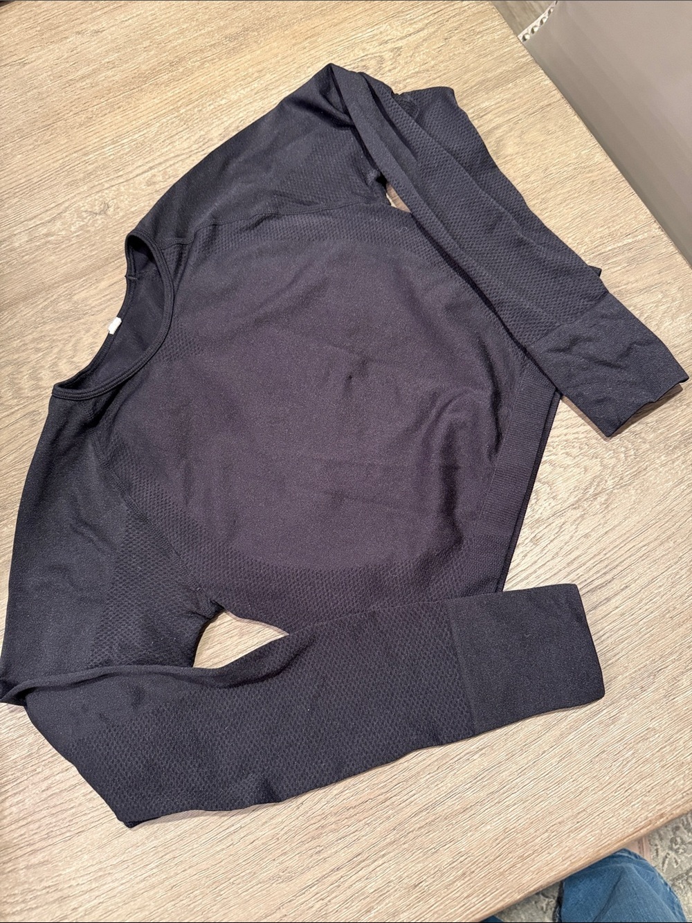 Black Cropped Long Sleeve Crewneck Top with thumbholes size medium